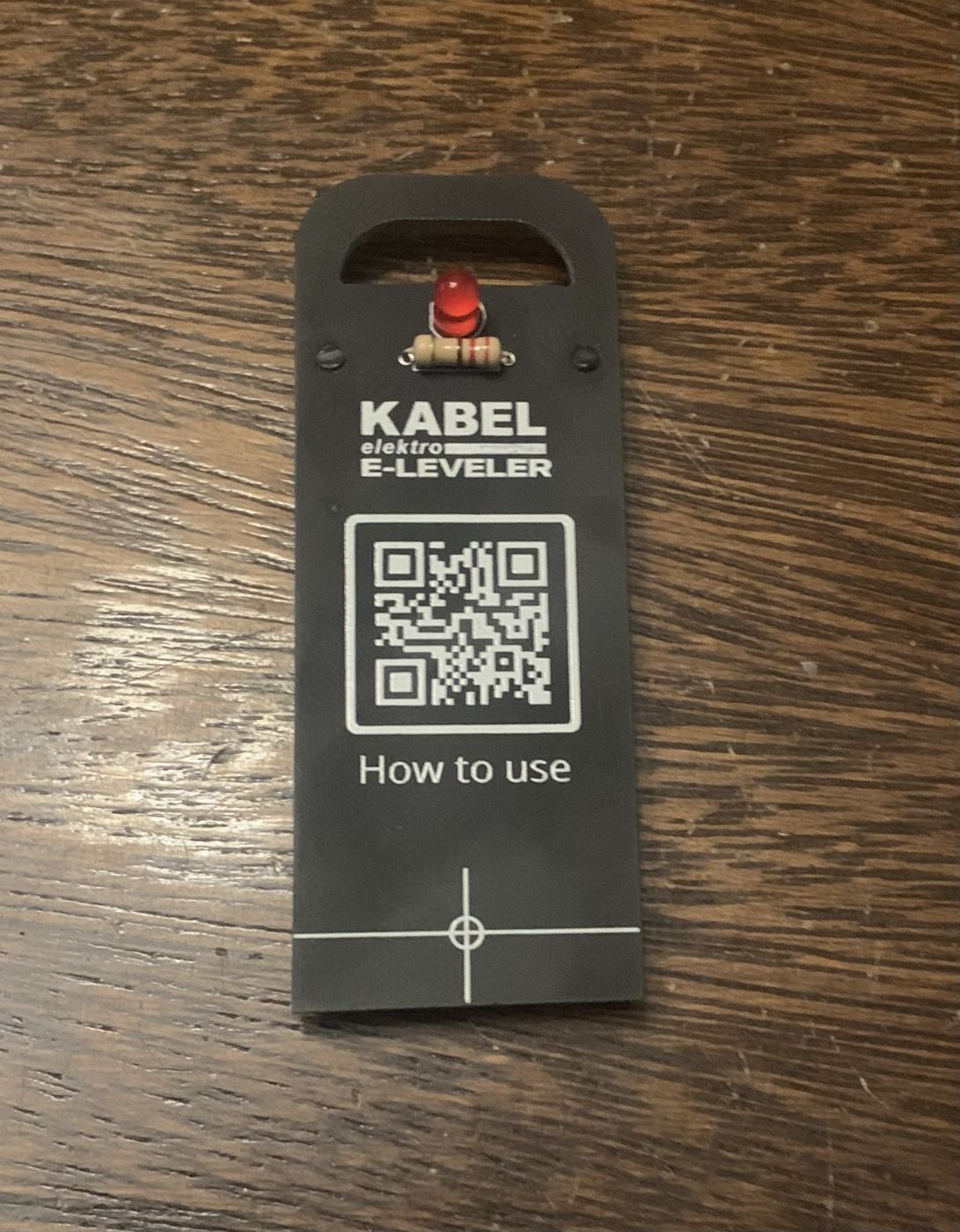 E-Leveler fabricado, con la marca Kabel Elektro